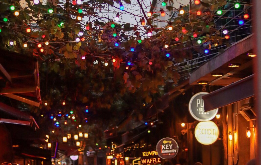 How Smart Snacking Can Transform Your Bar Crawl Experience in NYC