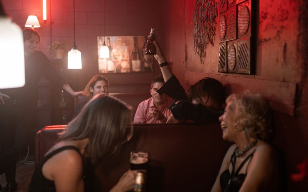 7 Essential Bar Crawl Safety and Navigation Gadgets That Protect Your Night Out in New York City